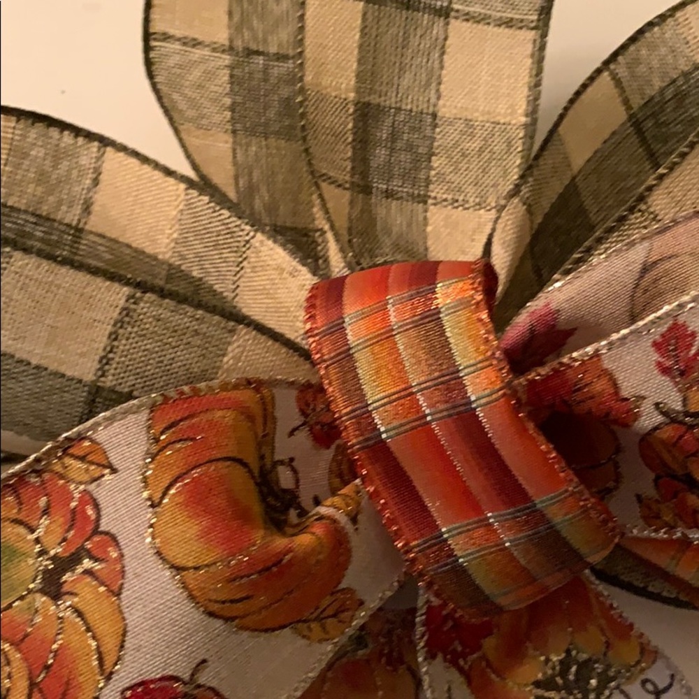Handmade Bow - Picture 4 of 5